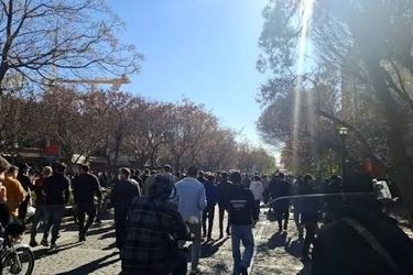 تجمع در محدوده بازار تهران/ راسته‌های ۱۵ خرداد، بازار طلا و ناصرخسرو تعطیل شدند 