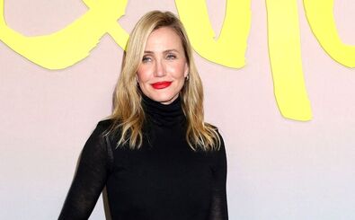 بازیگر مشهور در ۵۳ سالگی دوباره مادر شد