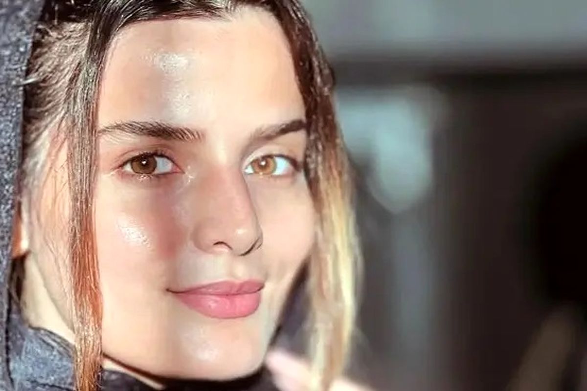 غزاله اکرمی با چادر در پشت‌صحنه سریال سوجان/ عکس