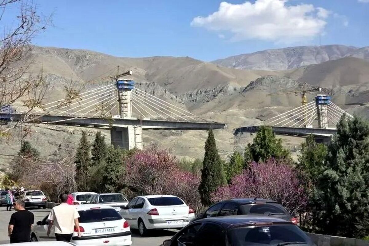 پل B۱ کرج هنوز افتتاح نشده بود/کاربرد پل کاستن از ترافیک منطقه بود