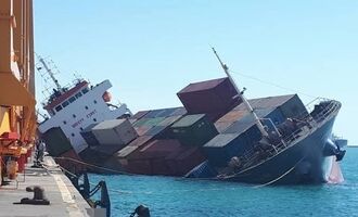 غرق‌شدن کشتی در خلیج‌فارس/ ویدئو