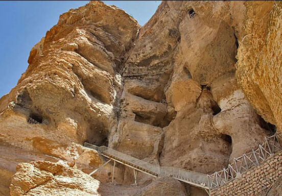 تصاویر شگفت‌انگیز از «اولین آپارتمان چهارطبقه دنیا» در ایران