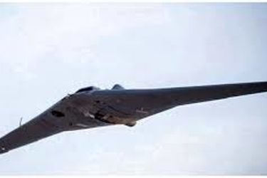 کل‌کل نمادین پهپادهای ایران و آمریکا/ عکس