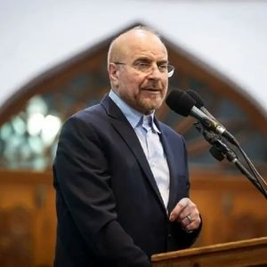 نامۀ قالیباف به پزشکیان: حقوق کارمندان باید ۲۰ درصد افزایش یابد