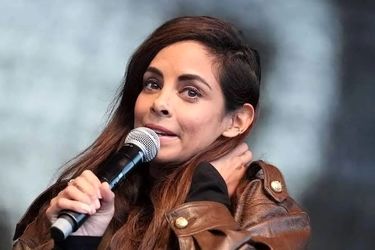 بازیگر زن مشهور، مزاحم آنلاین جنسی‌اش را پیدا کرد: شوهرش!/ عکس