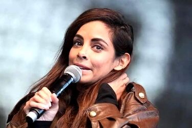 بازیگر زن مشهور، مزاحم آنلاین جنسی‌اش را پیدا کرد: شوهرش!/ عکس