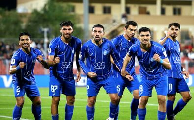 دروازه‌بان استقلال بابانوئل شد/ عکس