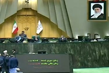 فریاد مرگ بر روحانی در صحن علنی مجلس/ ویدئو