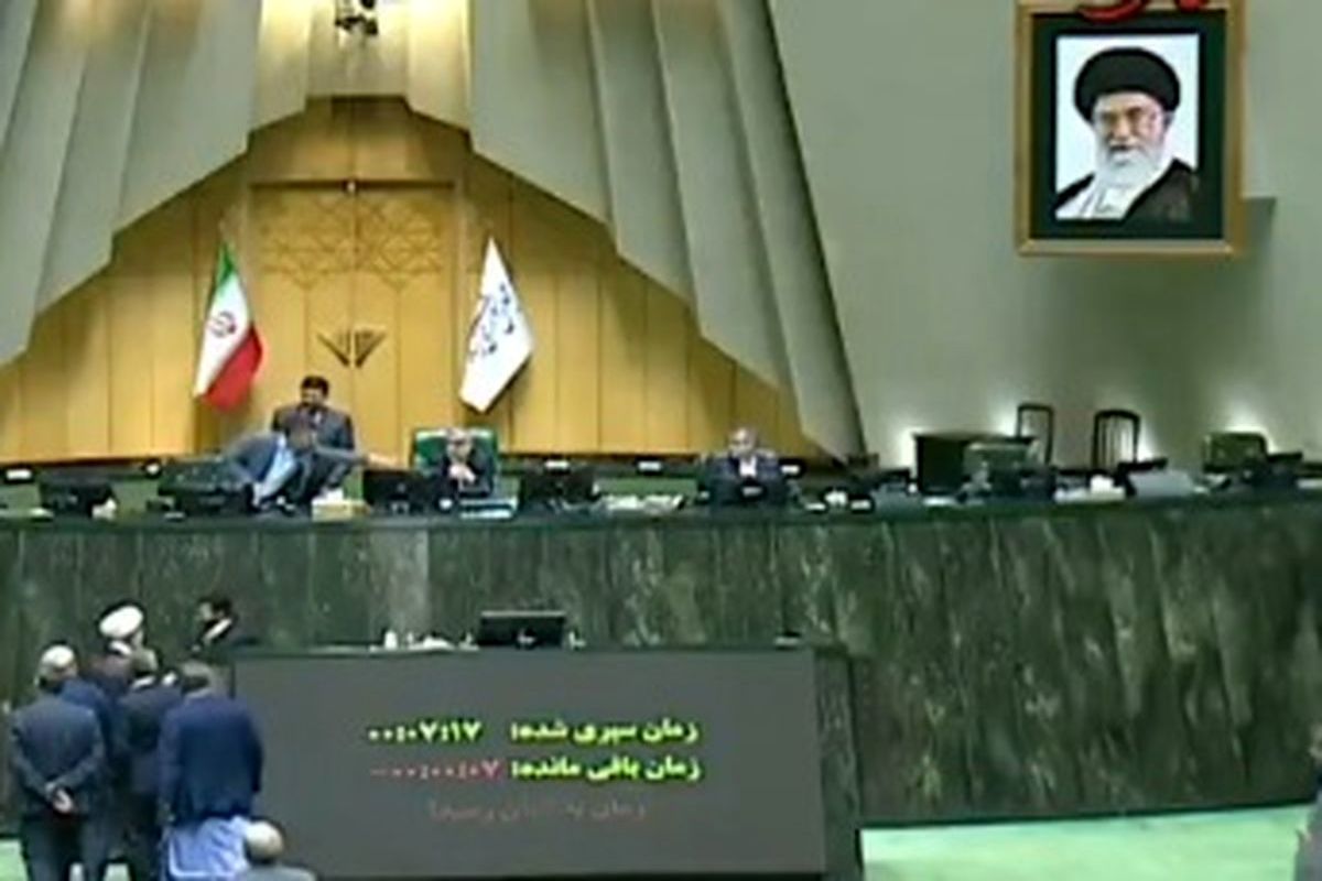 فریاد مرگ بر روحانی در صحن علنی مجلس/ ویدئو
