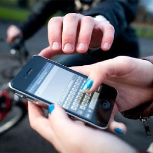 لحظه شناسایی سارقان توسط دختر جوان در اصفهان/ ویدئو