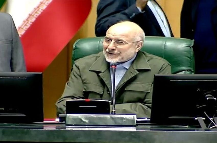 نماینده مجلس: دیروز یک جلسه بی‌خودی گذاشتیم، دو هزار تومان رفت روی دلار