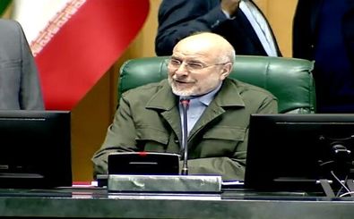 نماینده مجلس: دیروز یک جلسه بی‌خودی گذاشتیم، دو هزار تومان رفت روی دلار