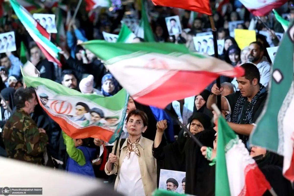 دفاع تمام‌قد از حضور بی‌حجاب‌ها در اجتماعات شبانه/ ویدئو