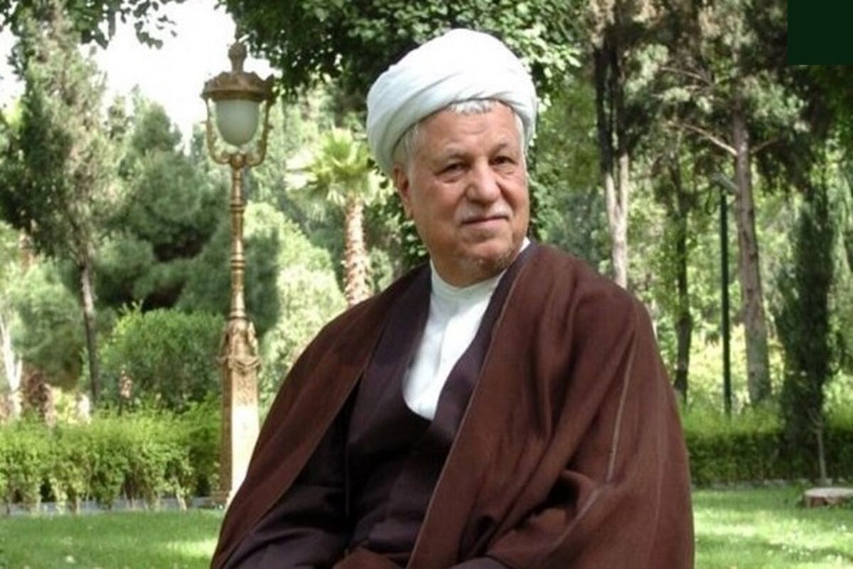 «هاشمی رفسنجانی» 16 ساله در کنار پدرش در رفسنجان