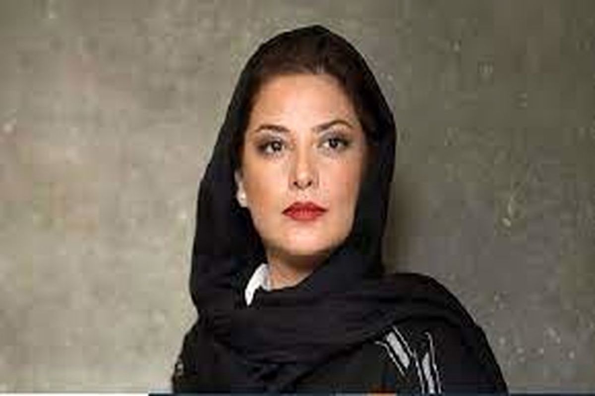 حضور طناز طباطبایی در مراسم یادبود پدر رامبد جوان/ عکس
