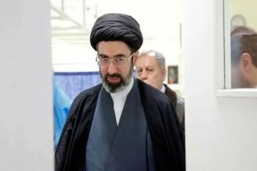 تصاویر دیده نشده از مجتبی‌ خامنه‌ای در جبهه