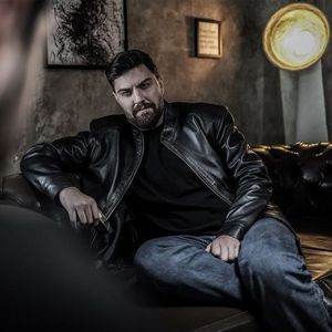 امیر حسین فتحی: اگر پدرم حسن فتحی نبود آدم موفق تری بودم!/ ویدئو