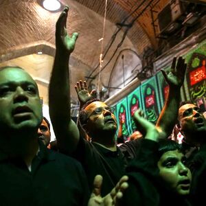 تصاویر عزاداری ظهر تاسوعا در بازار تهران