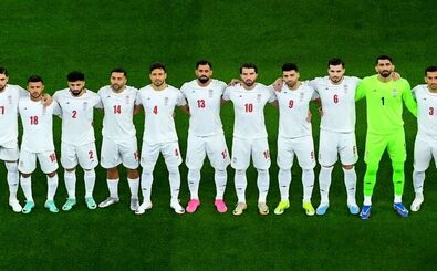 تصاویری از اعضای تیم ملی ایران مقابل سفارت آمریکا