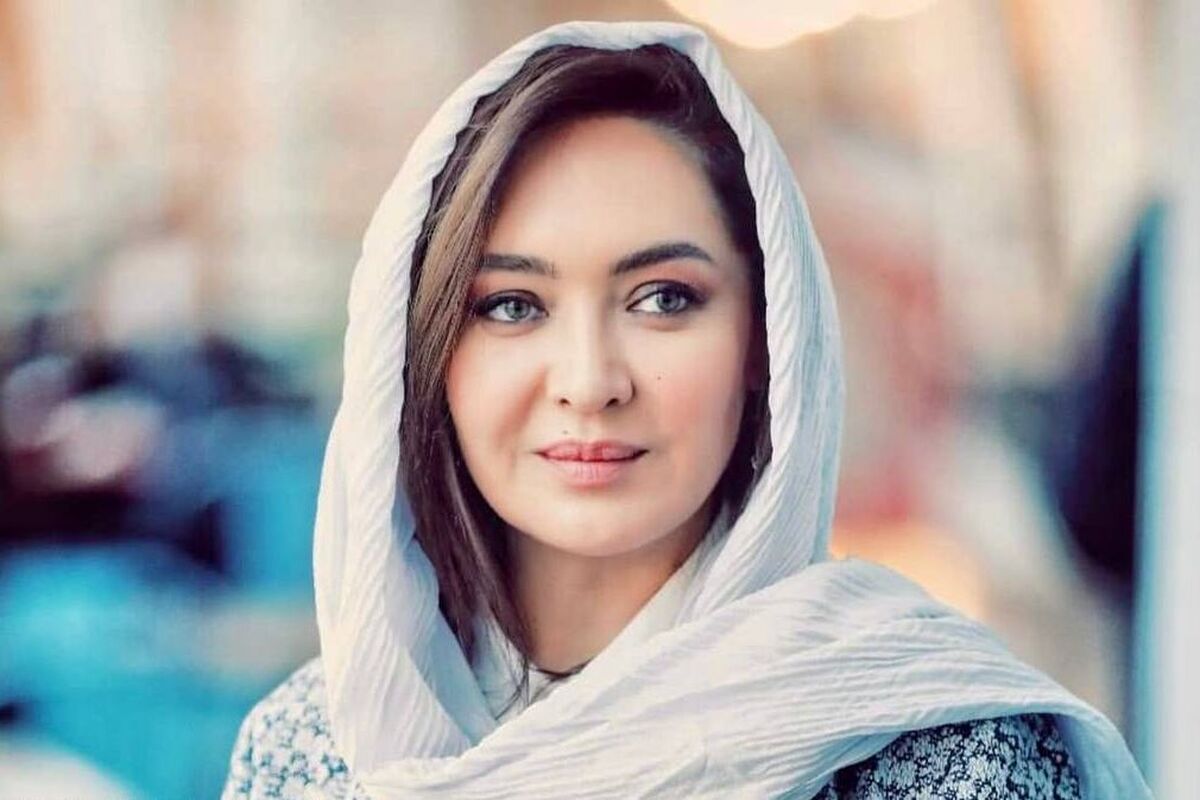 نیکی کریمی 28 ساله با چادرنماز در مشهد/عکس