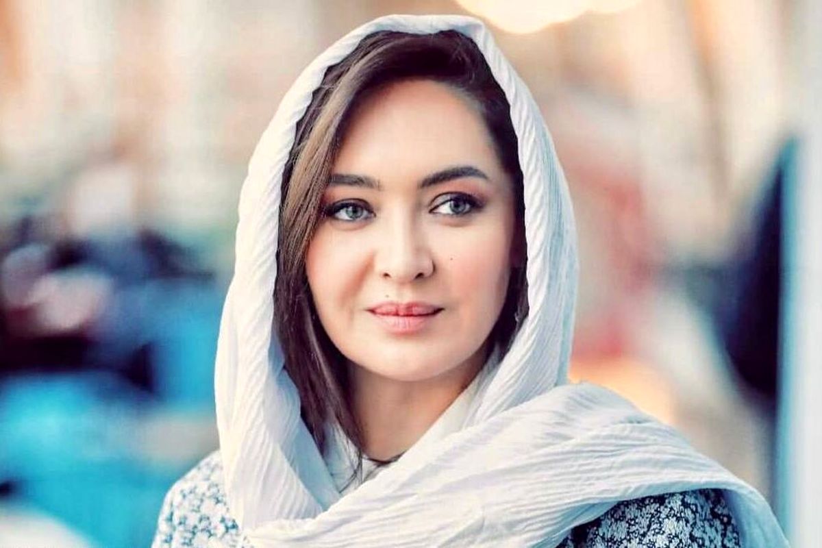 نیکی کریمی 28 ساله با چادرنماز در مشهد/عکس