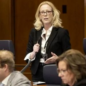 این زن مشهور آمریکایی در حادثه هوایی کشته شد