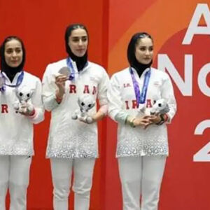 رقص کردی دختران کاراته ایران پس از قهرمانی در ناگویا/ ویدئو