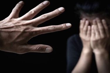 پنج نکته که قربانی تجاوز جنسی باید بداند