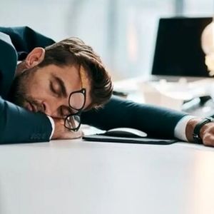 چرا بدون کار کردن هم خسته‌ایم؟/ بیماری پنهان عصر جدید