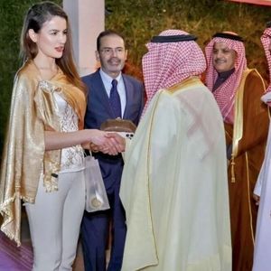 جنجال لباس خانم سفیر در مراسم افطار