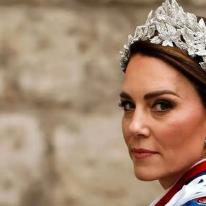 از عروس خجالتی تا شکارچی کاخ/  چگونه کیت بدخواهانش را از دایره کاخ سلطنتی بیرون انداخت؟