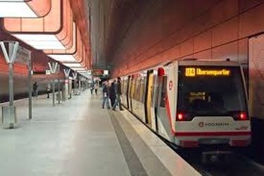 قتل دختر ایرانی در متروی هامبورگ/ عکس