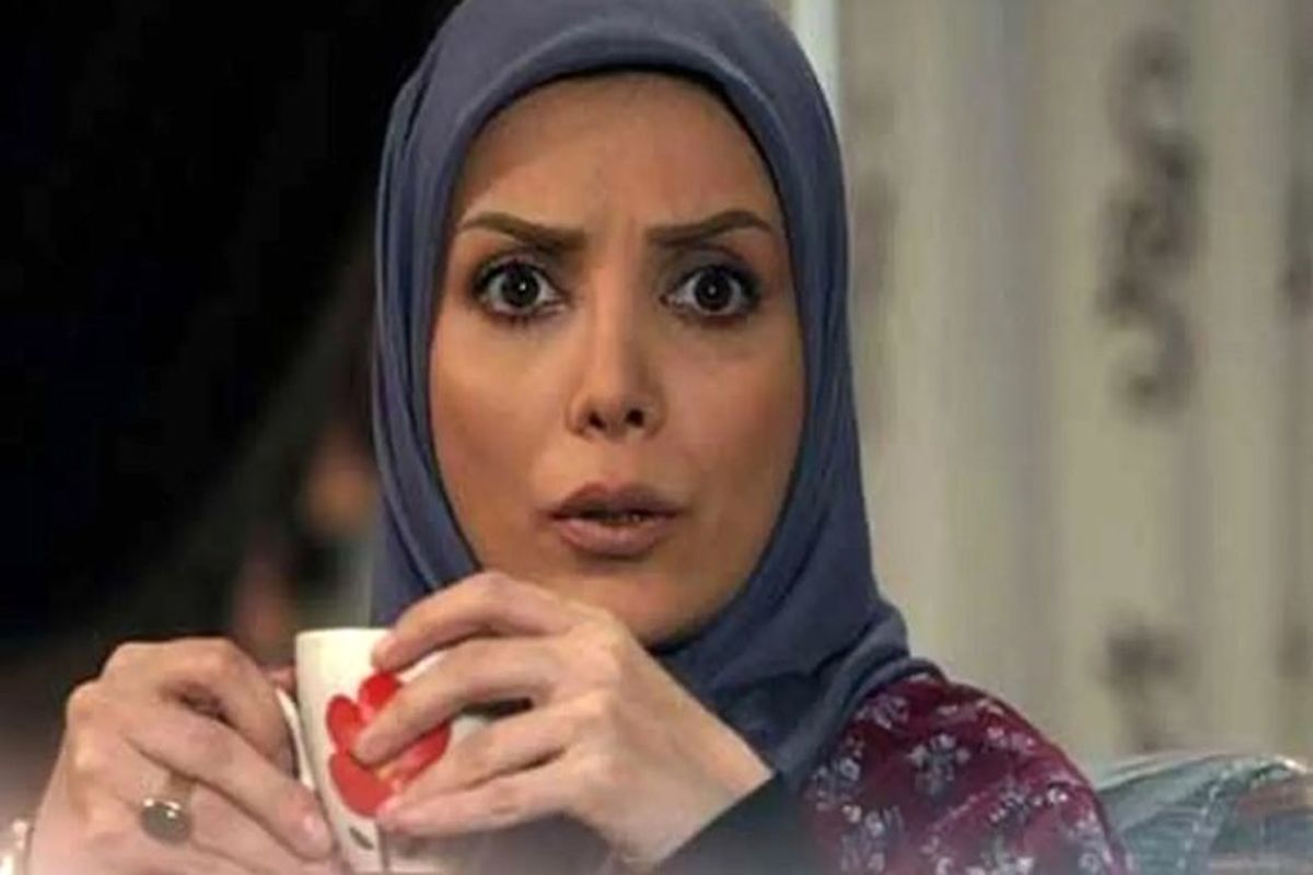 تصویری از نوزادی رویا میرعلمی در آغوش پدرش