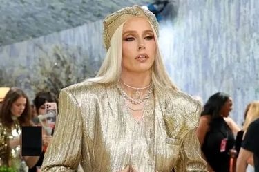 قطع دو پای مدل معروف به دلیل یک بیماری مرموز/ عکس