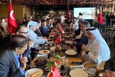 جنجال یک عکس/ بریز و بپاش در سفارتخانه‌ها در شرایط سخت معیشتی