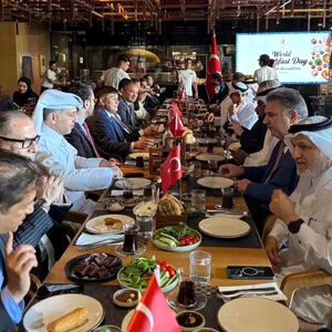 جنجال یک عکس/ بریز و بپاش در سفارتخانه‌ها در شرایط سخت معیشتی