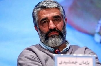  تصویری از حضور پژمان جمشیدی در دادگاه