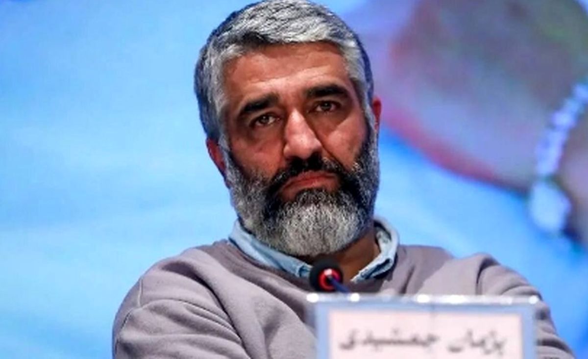  پژمان جمشیدی در جمع امدادگران هلال‌احم/ عکس