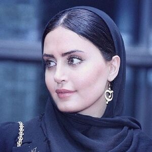 تصاویری از پیاده روی الناز شاکر دوست همراه خانواده