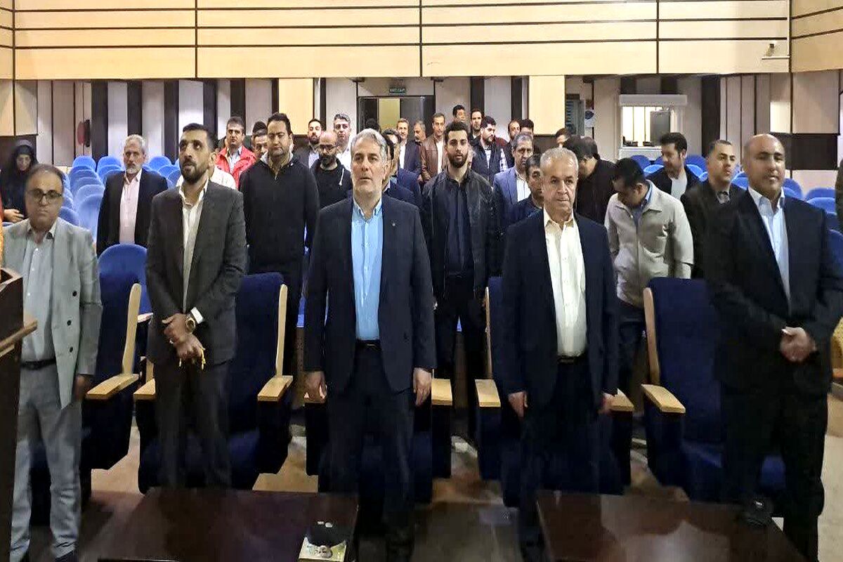نشستی تحت عنوان آغاز سال با اقتدار ، با پرسنل شهرداری 
