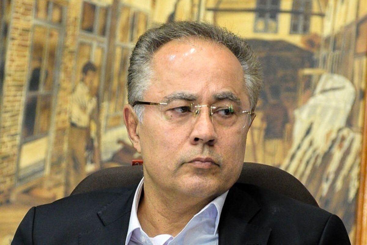 طی حکمی از سوی پزشکیان؛ معاون پارلمانی رئیس جمهور برکنار شد

