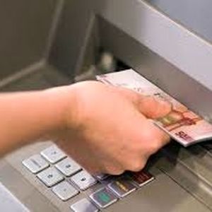 دریافت وجه نقد از بانک‌ها سهمیه‌بندی شد!