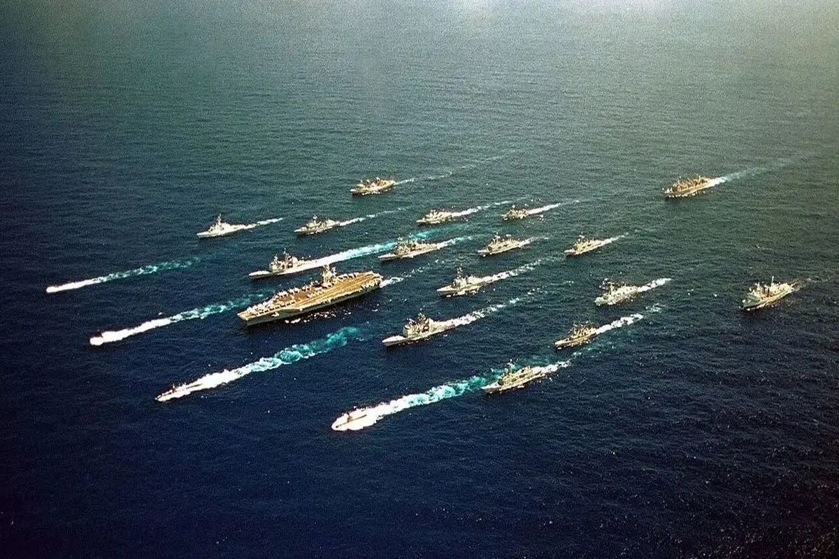 هشدار به ناو آبراهام لینکلن