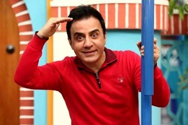  دیدار عموپورنگ با کودکان بیمار و مجروح در جنگ/ عکس