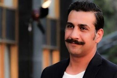 چطور محمد نادری ۲ نقش در «بیگانگان» ایفا کرد؟