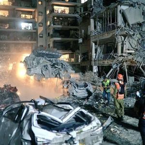  گودال عظیم تل آویو بر اثر اصابت موشک ایران/ ویدئو