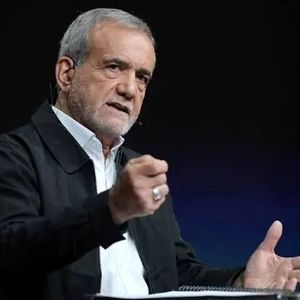  پزشکیان همچنان درگیر عینک در مجلس: این به دردم نخورد!/ ویدئو