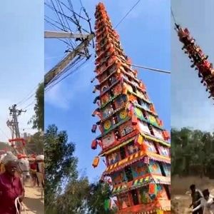 لحظه هولناک سقوط ارابه معبد ۳۰ متری روی جمعیت/ ویدئو