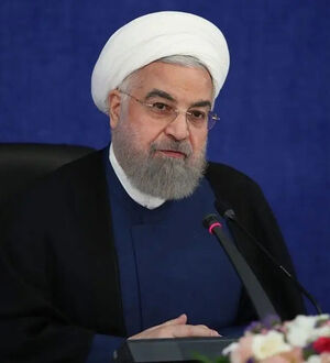 تجمع مقابل منزل حسن روحانی برای محاکمه او/ ویدئو