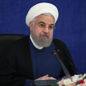 تجمع مقابل منزل حسن روحانی برای محاکمه او/ ویدئو